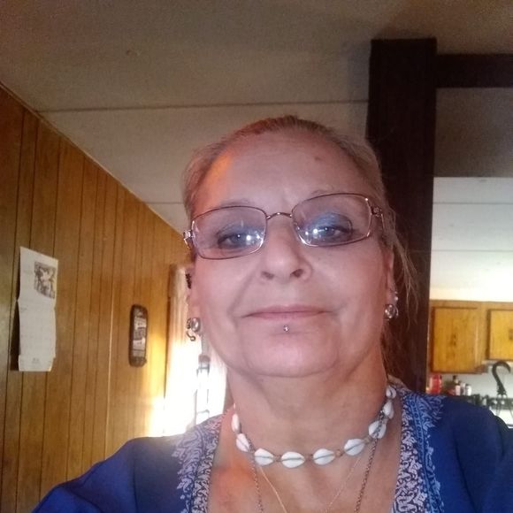 Meet your Posher, Sheila - Picture 1 of 1